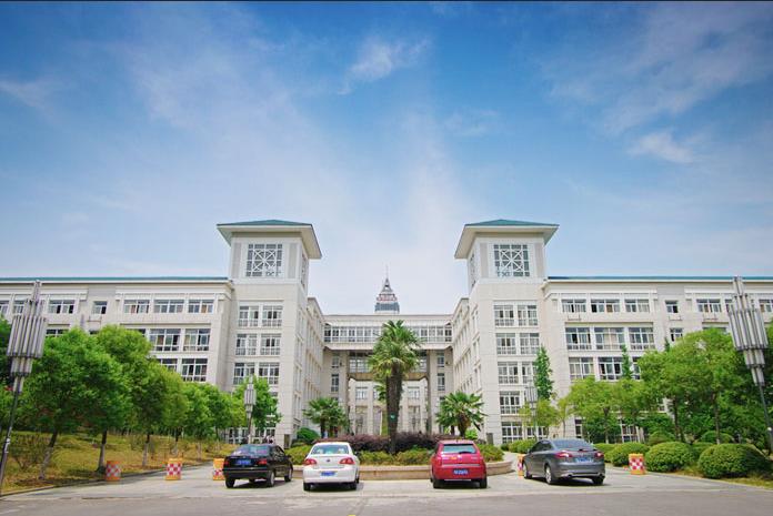 2023年南京工业大学专转本招生专业招生计划及各专业学费